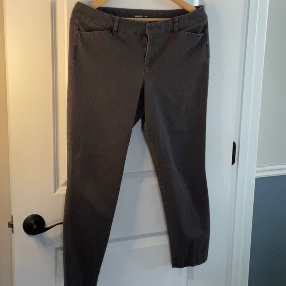 Old Navy Pixie Mid-Rise Cropped Pant